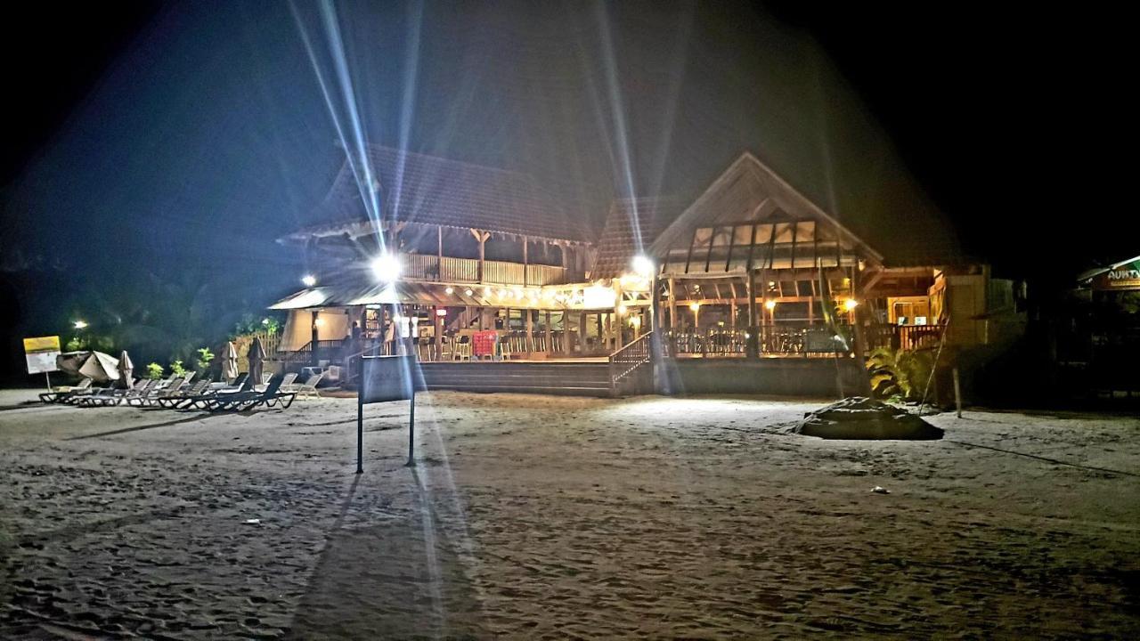 Yard Beach House Negril Exteriör bild